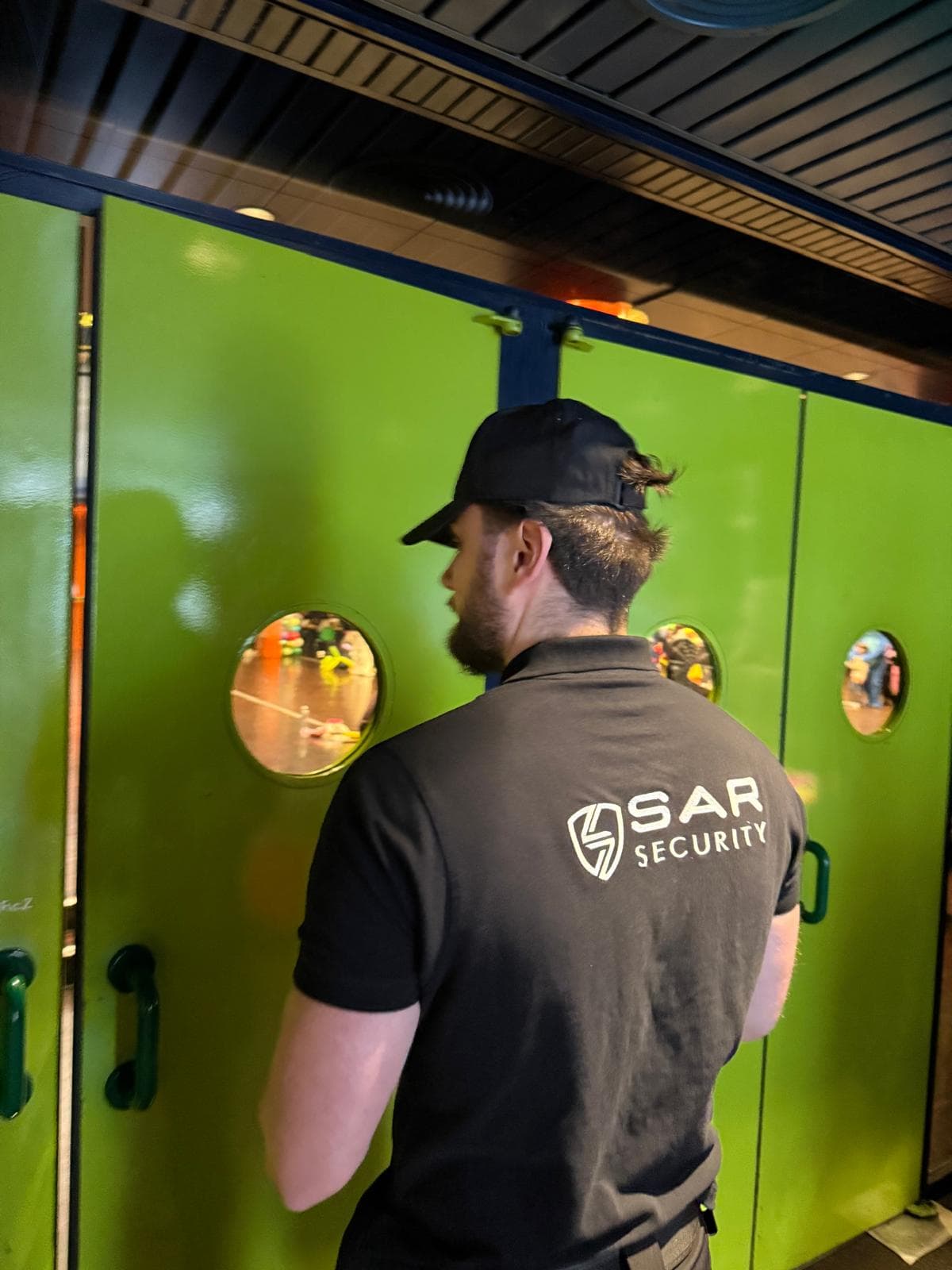 Agent SAR Security lors d'une ronde de vérification